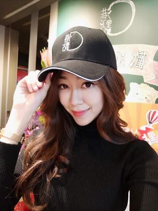   — 和 Vanessa Chien 在一起