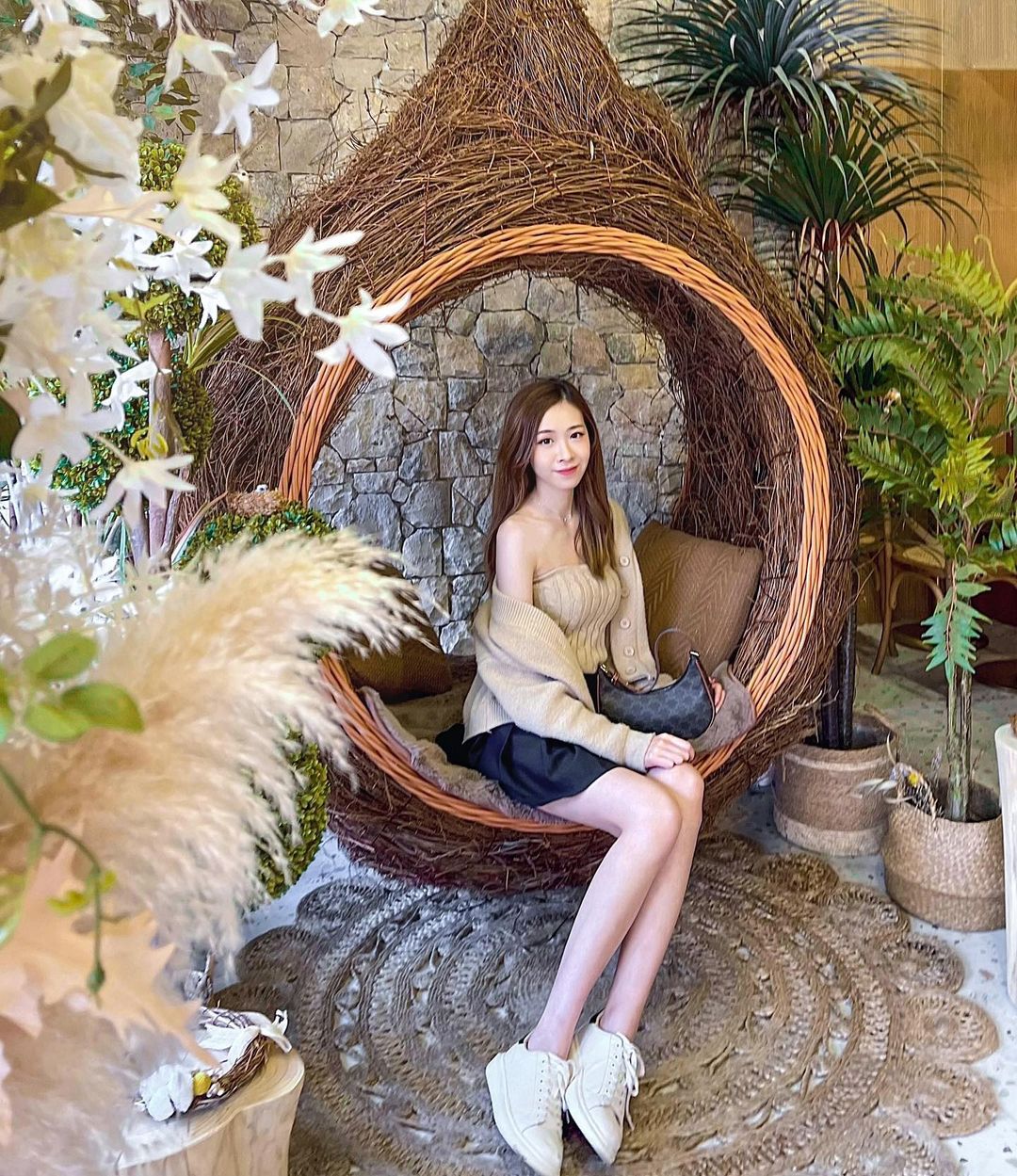  .
如果你也想起我
能不能笑着想我
