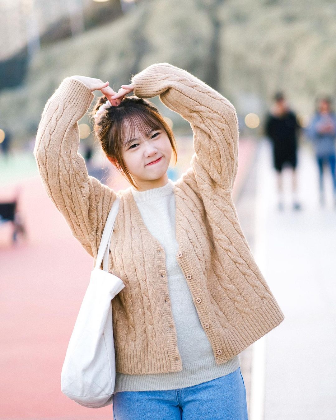  在秋冬不能缺少的針織外套♥
#今晚120...