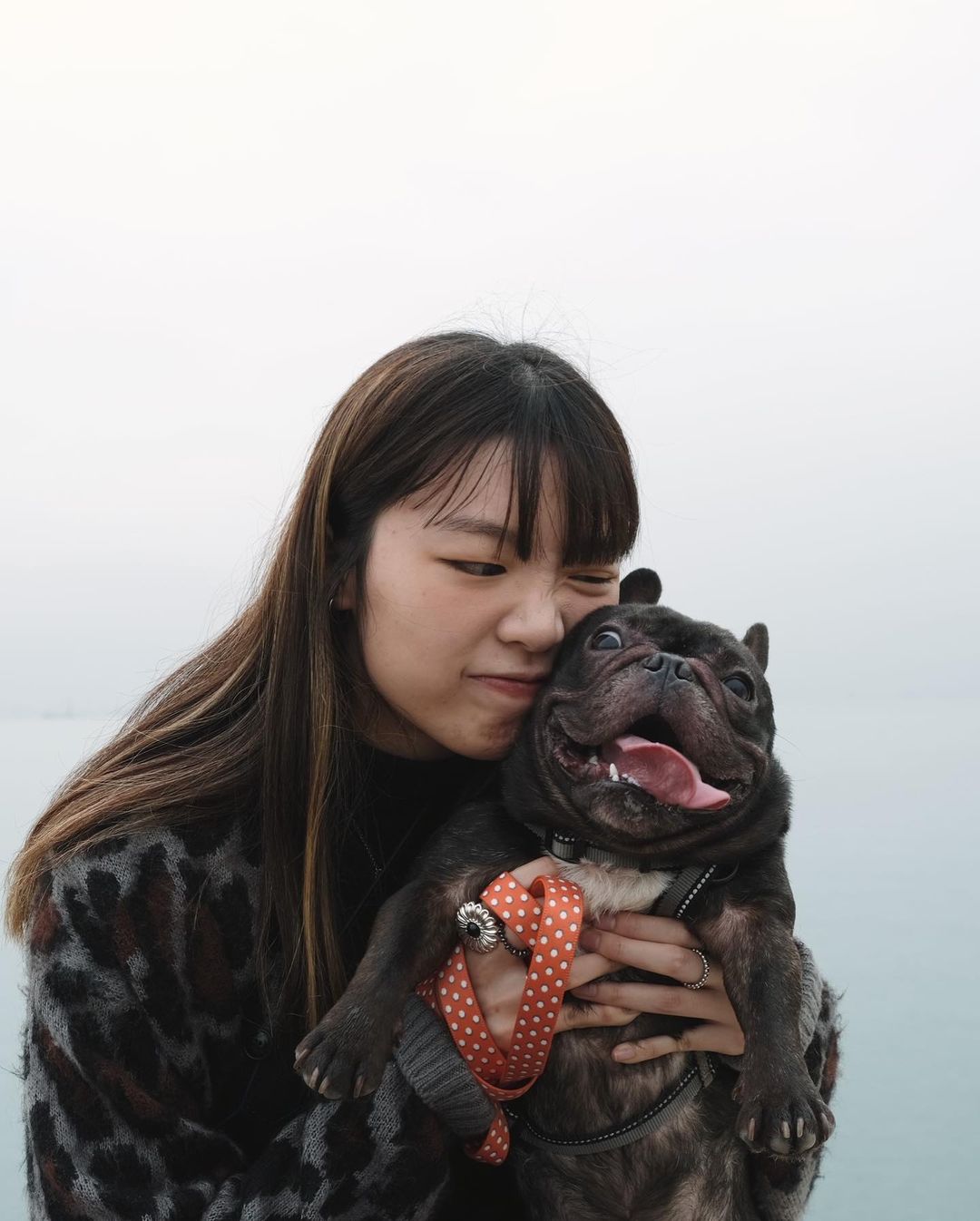 ：
春遊～ 
.
.
.
我同春春都夾咗dresscod...