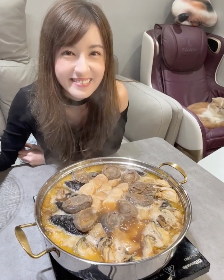  臨近歲晚，又出唔到街食飯，唯有訂�...