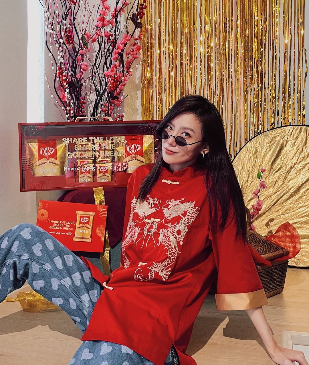  看到 KITKAT 就很想 HAVE A B_ _ _ K (欢迎填...