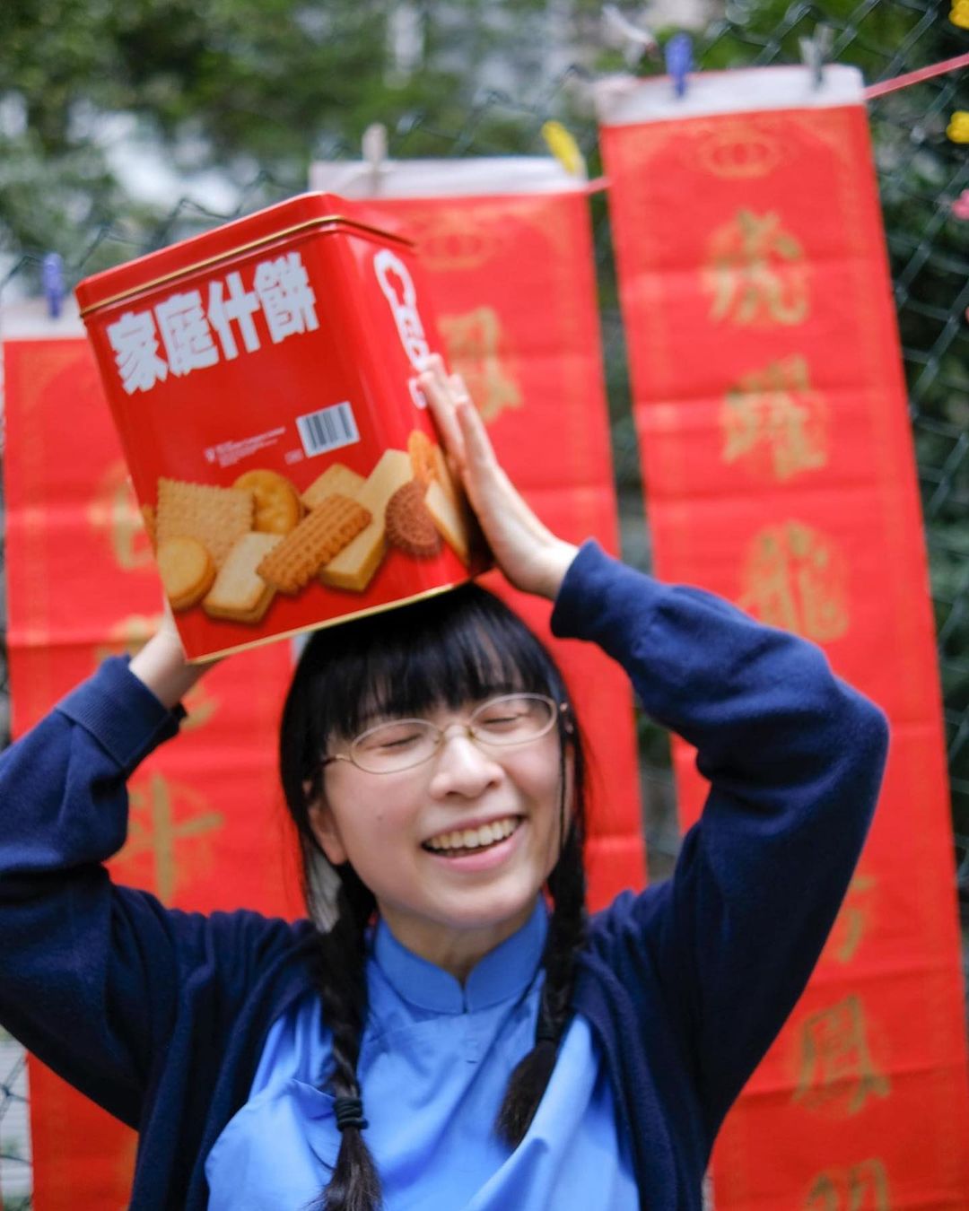  送畀你～送畀你～食足一年好歡喜～

...