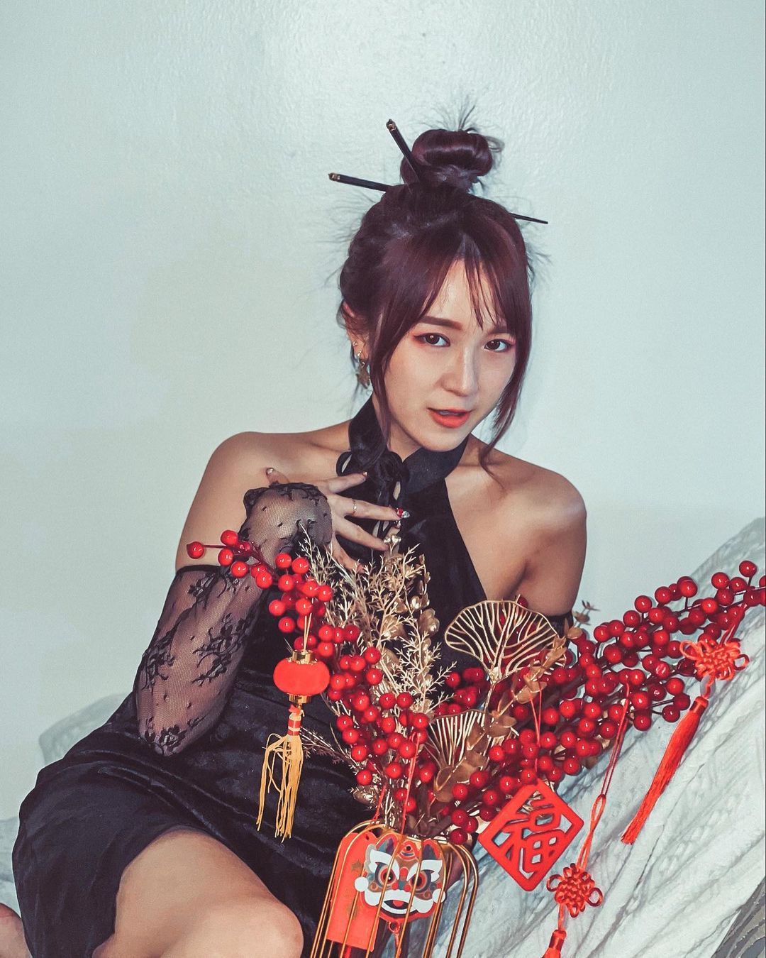  #初八 来点不一样♠️

对，头上那两�...