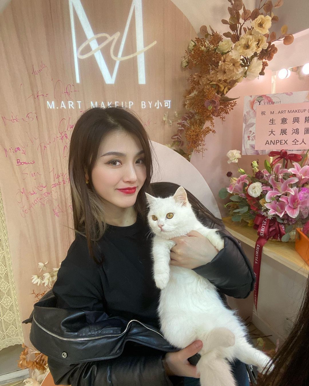  醒神啊招財貓仔
恭喜小可 @m.art.makeup �...