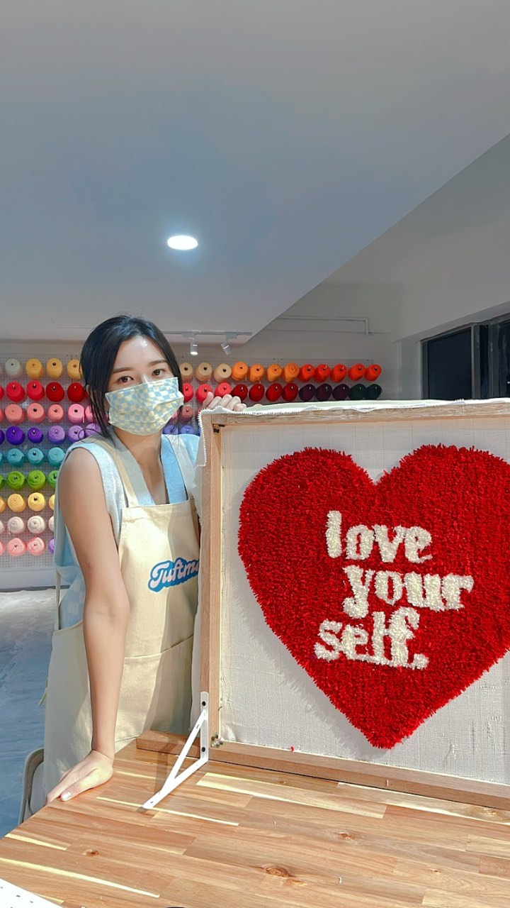  Love yourself ❤️

@bytuftme  #tufting