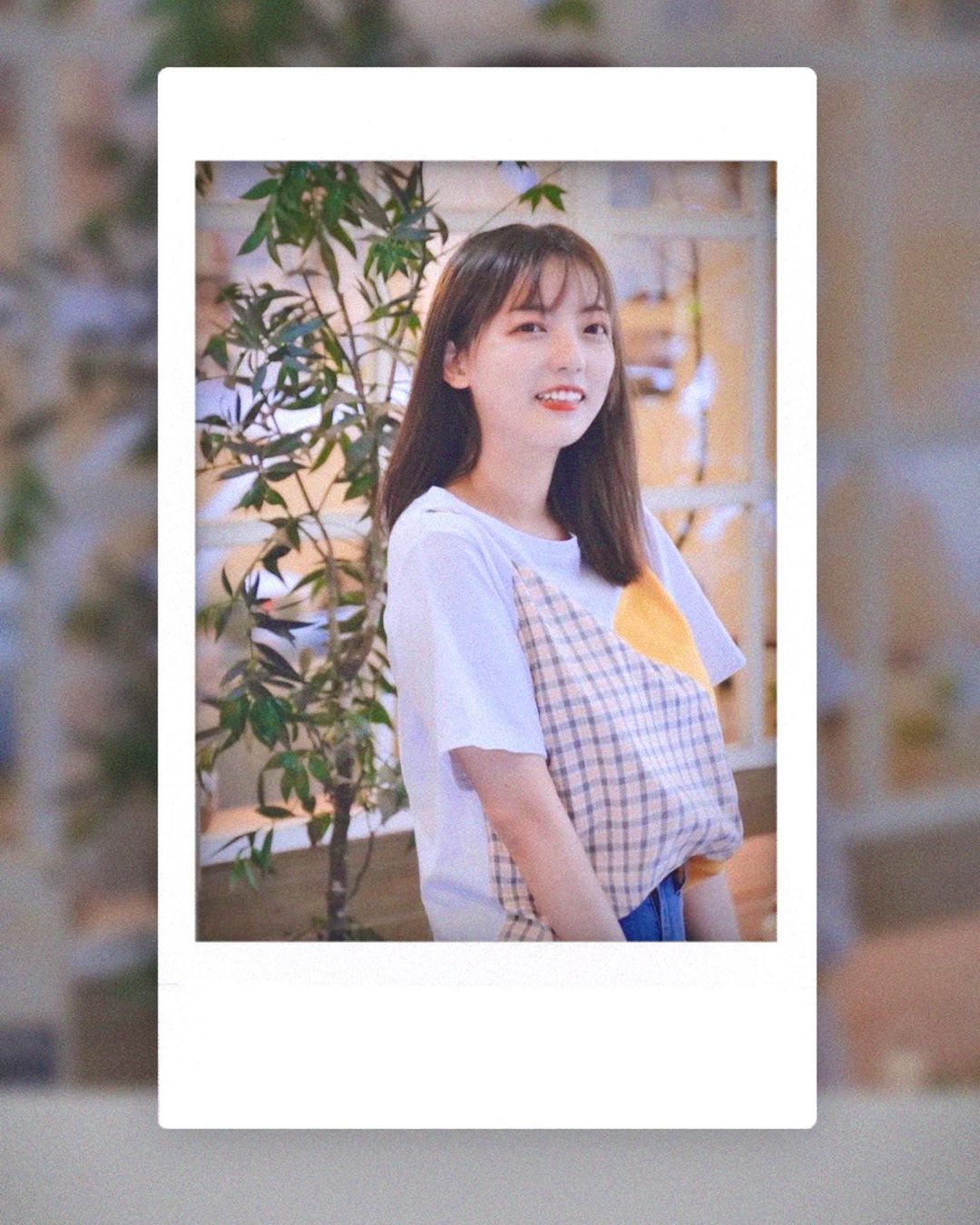  最近喜歡打扮得乾乾淨淨
到咖啡廳工�...