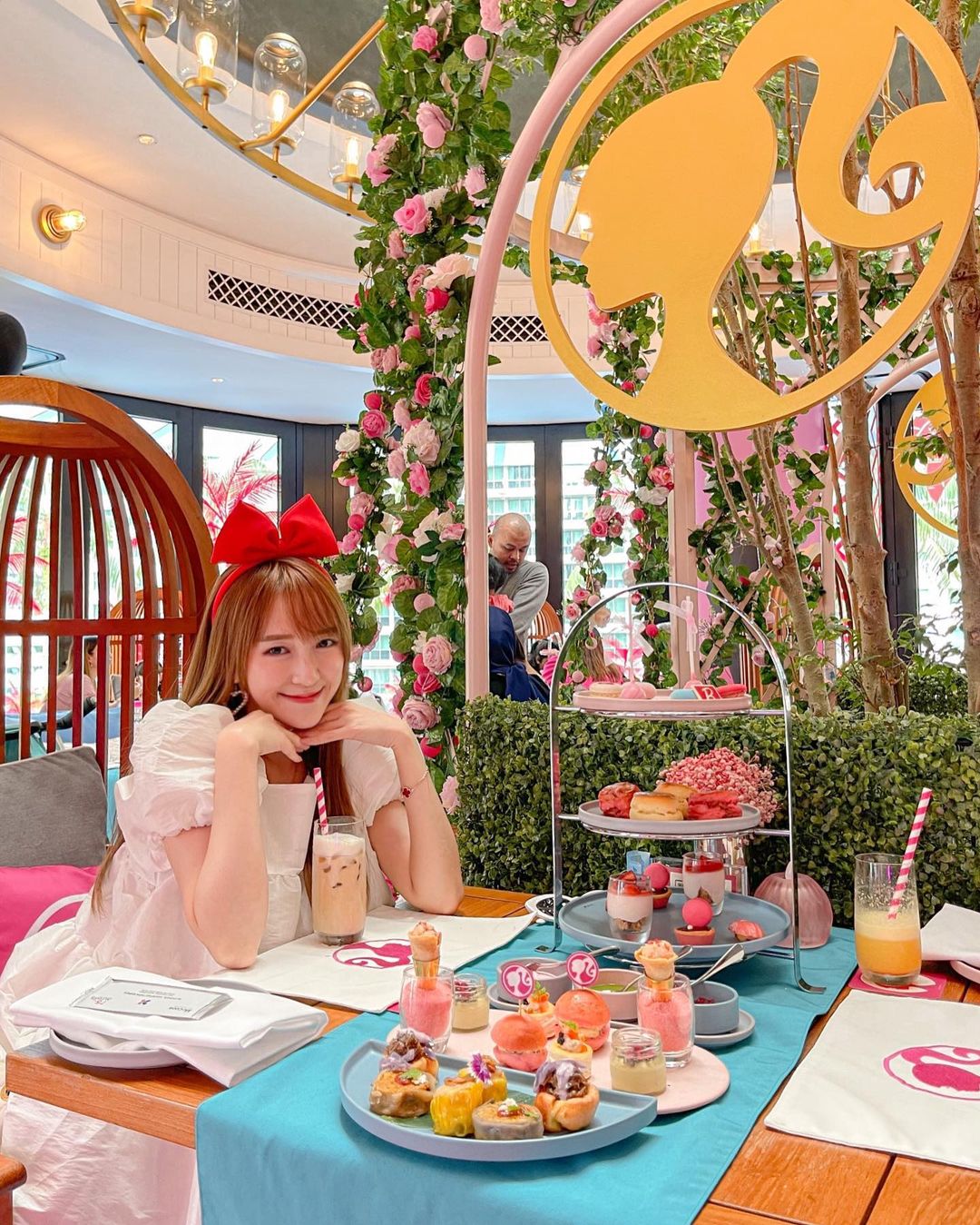  Barbie cafe 
