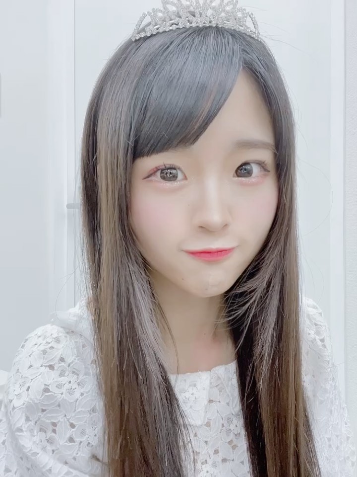  にこっ