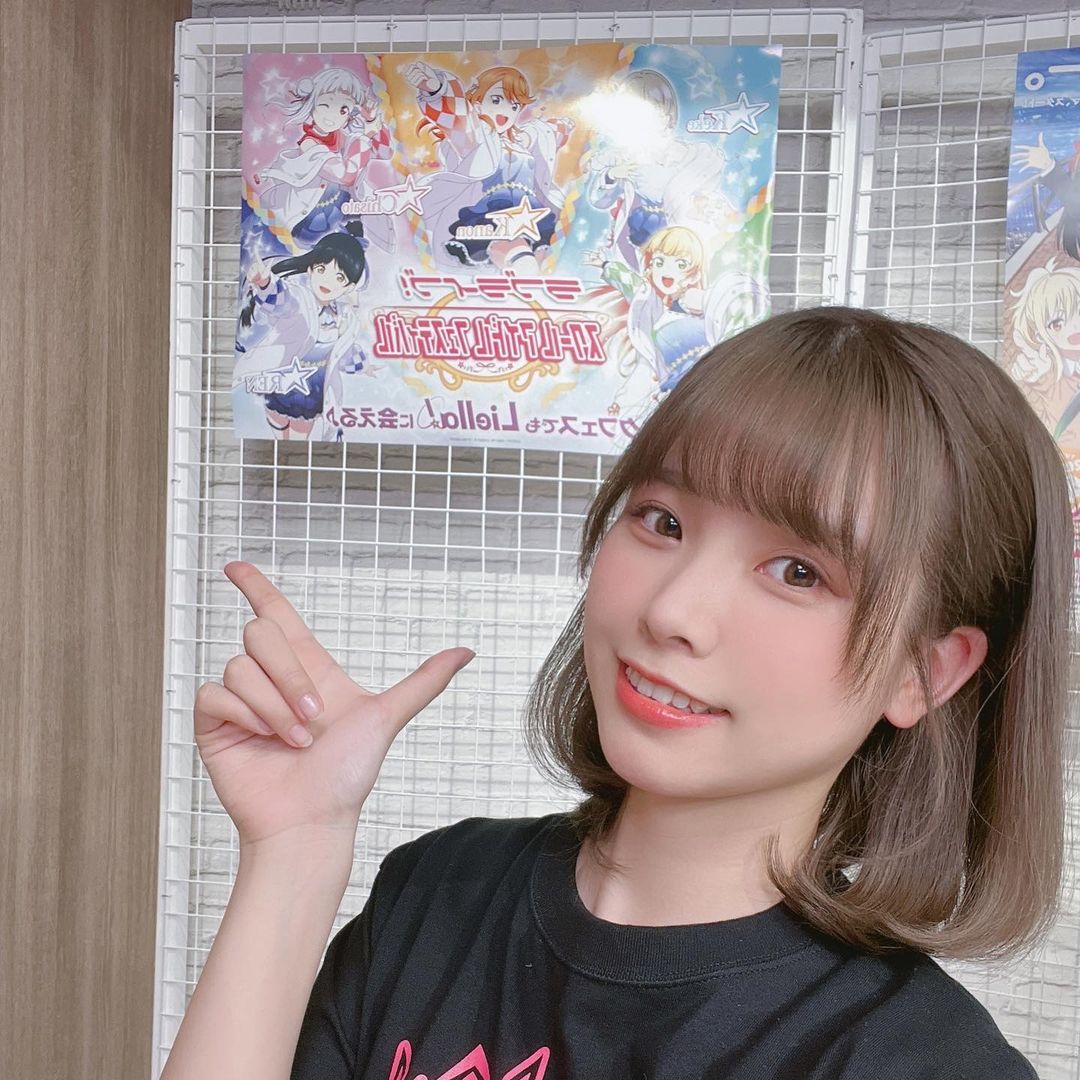  スクフェス 9周年記念生放送✨

先輩�...