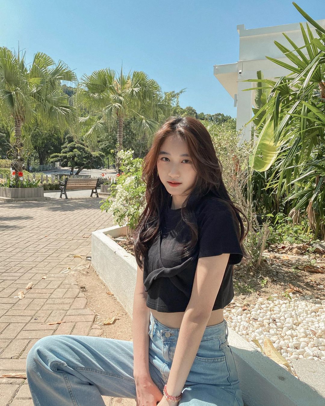  終於搵到一件寬鬆版型嘅Crop Top.ᐟ.ᐟ
...