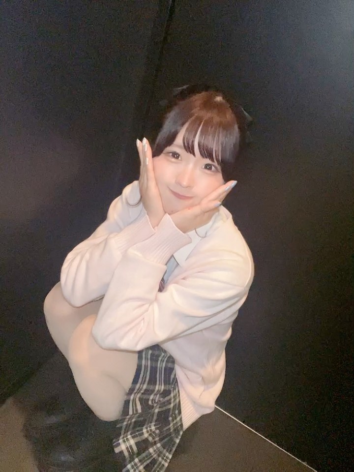  こんなJKはいかが？