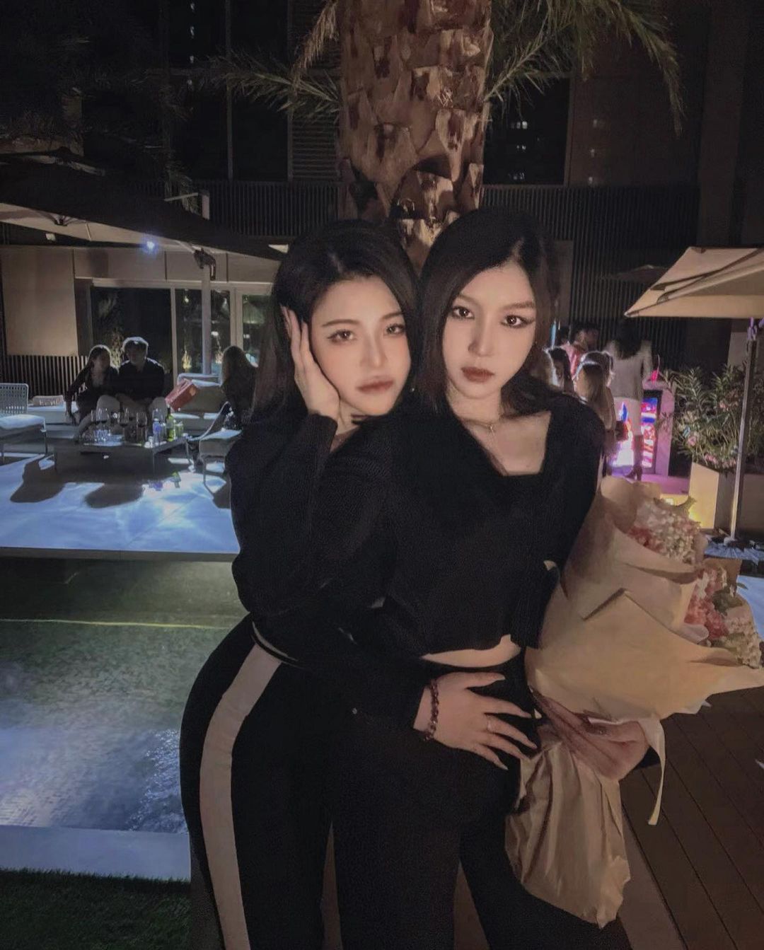  總有人手棒鮮花為你而來 #8years