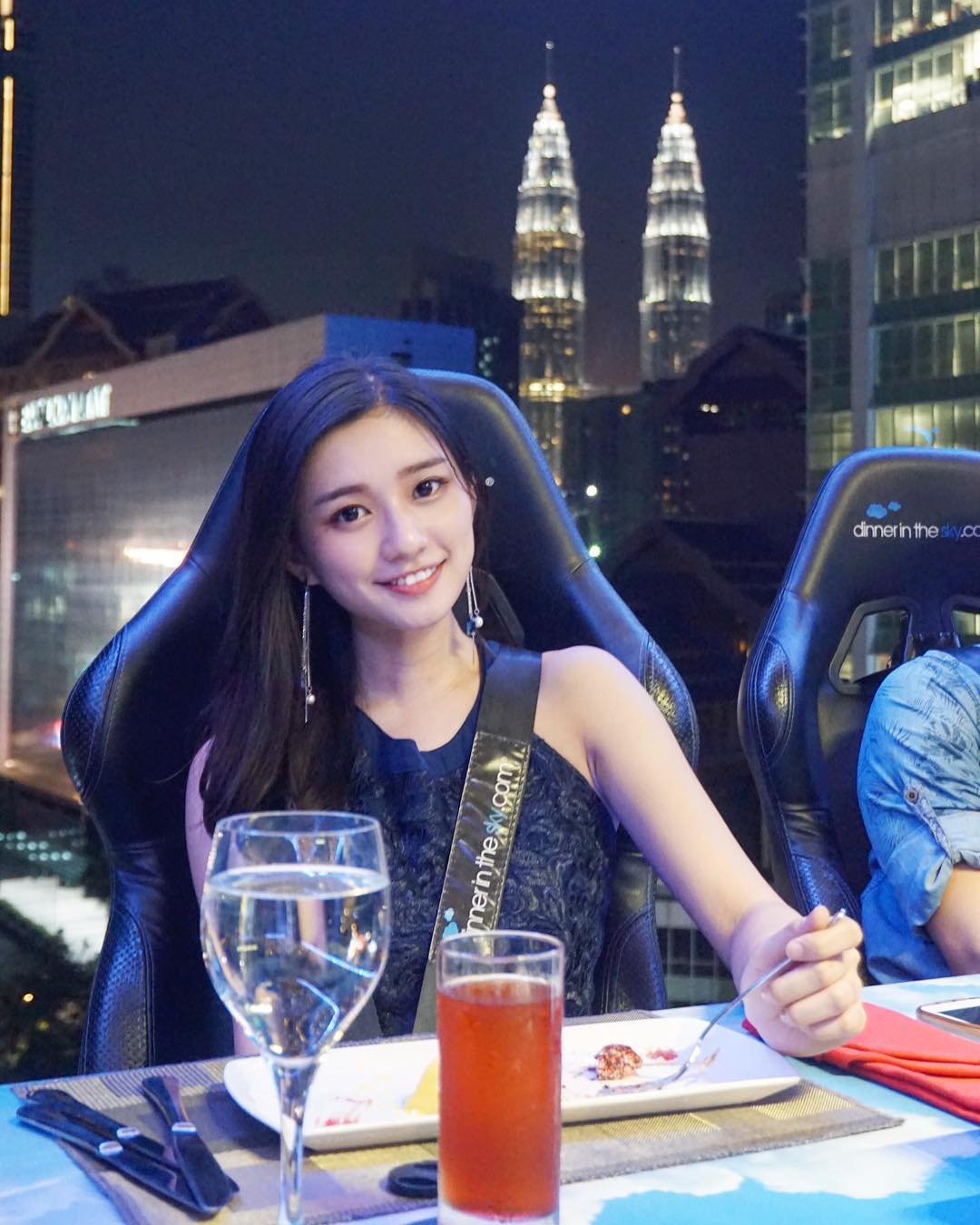  终于有机会体验DinnerInTheSky了！
好开�...