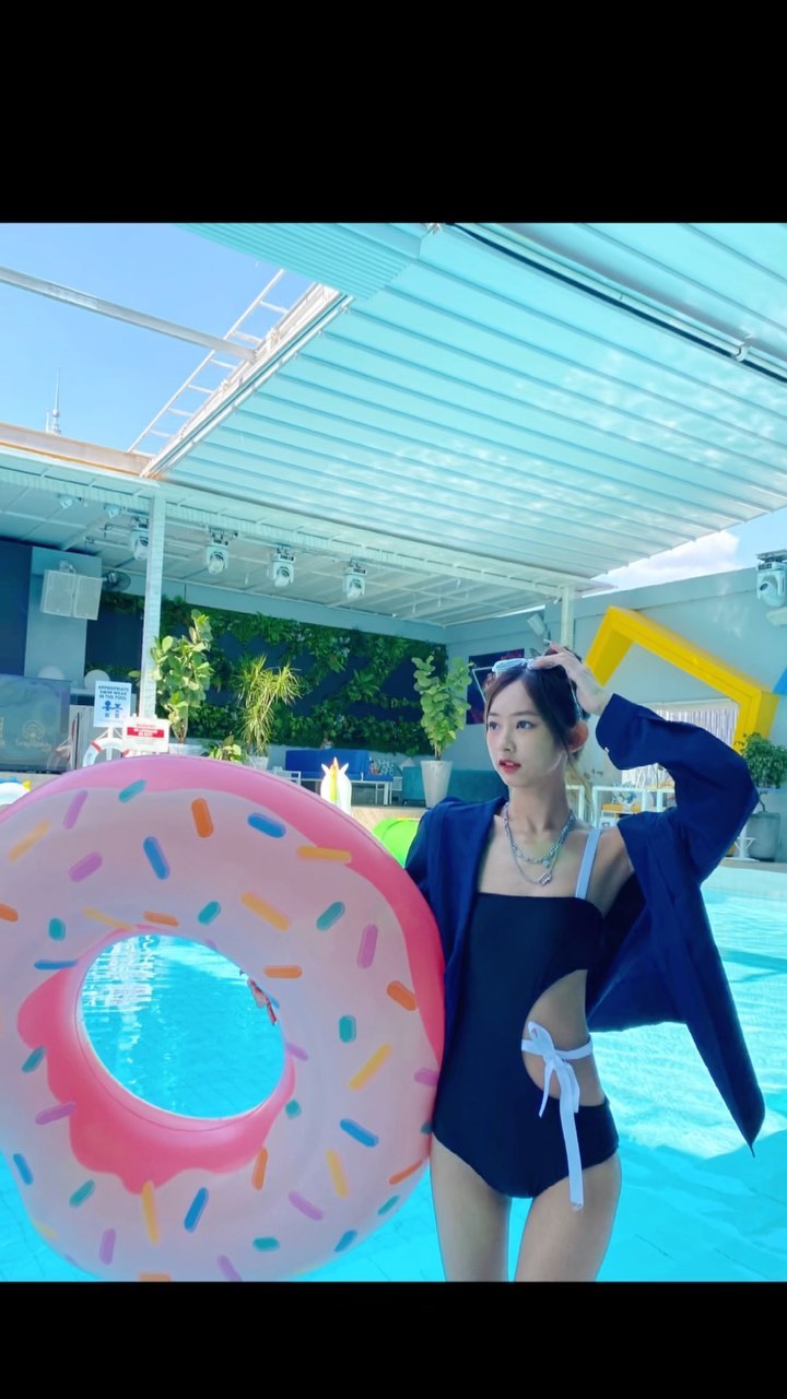  夏天来游泳是最快乐的！❤️☀️