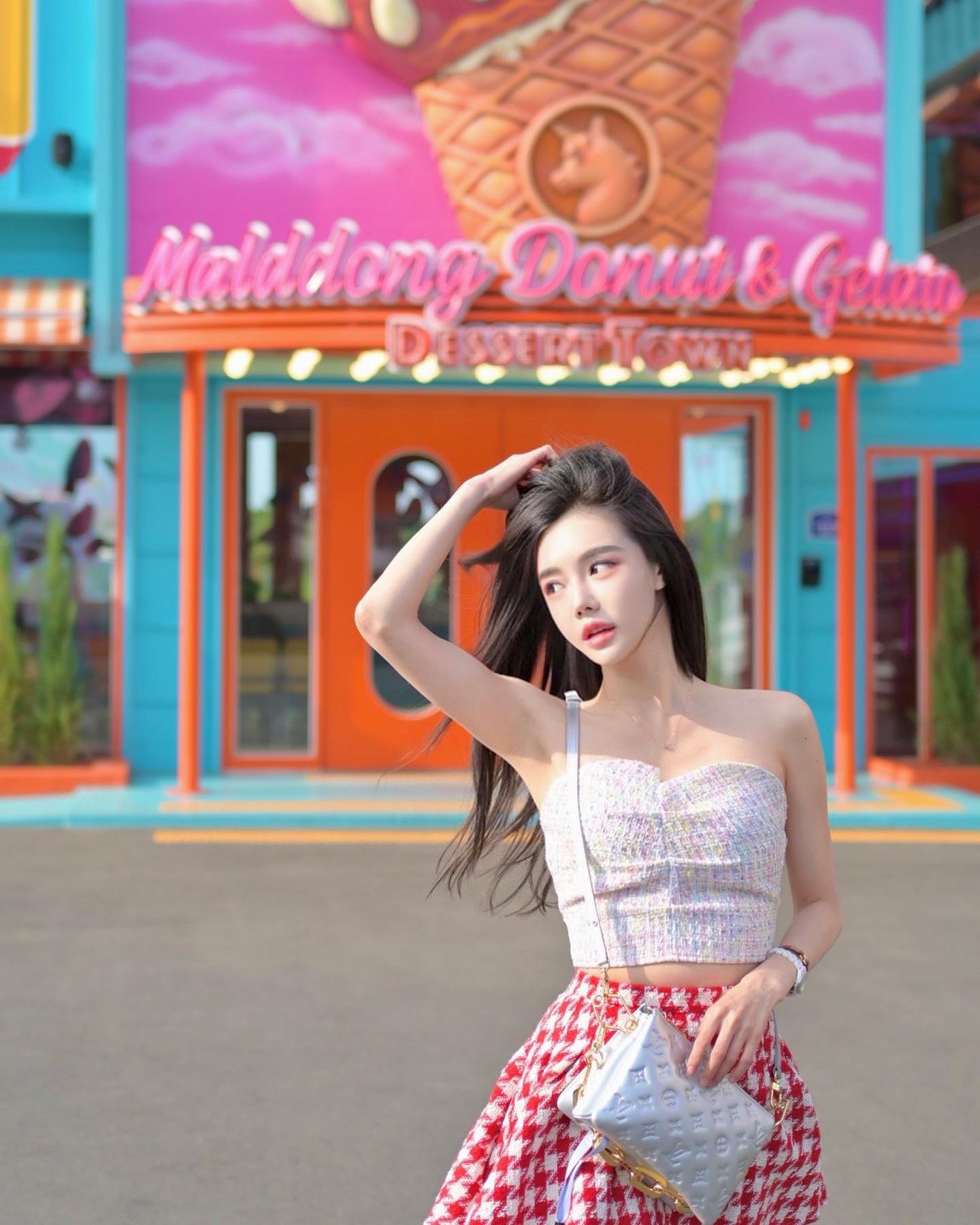  비비드바비드부한 색감의 #말똥도넛