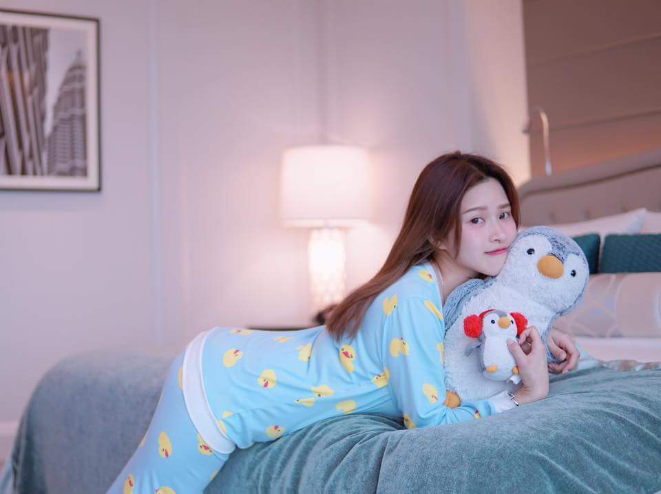  Reneebobo Li 李蔓瑩昨晚媽咪給了我這套�...