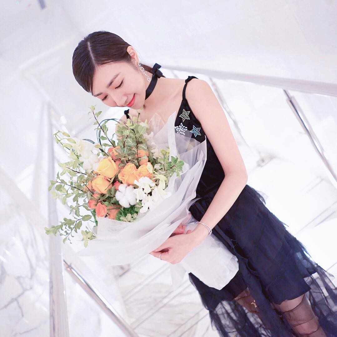  .
一個精彩的「人」擴展了美的高度和...