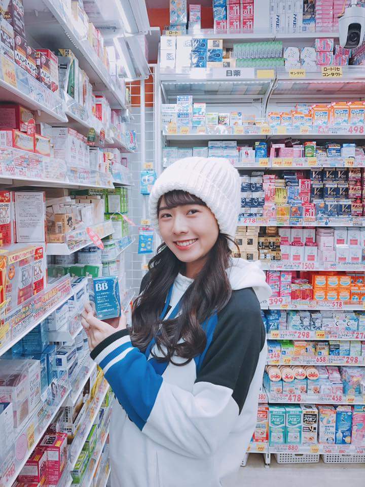  簡廷芮 Dewi Chien來藥妝店⋯⋯⋯⋯當然...