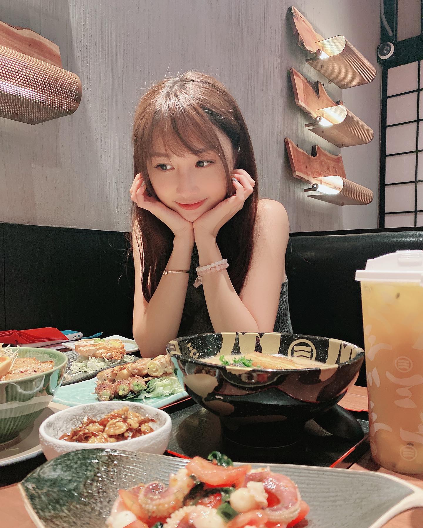  呢啲深夜時間梗係要出啲食物post引下�...