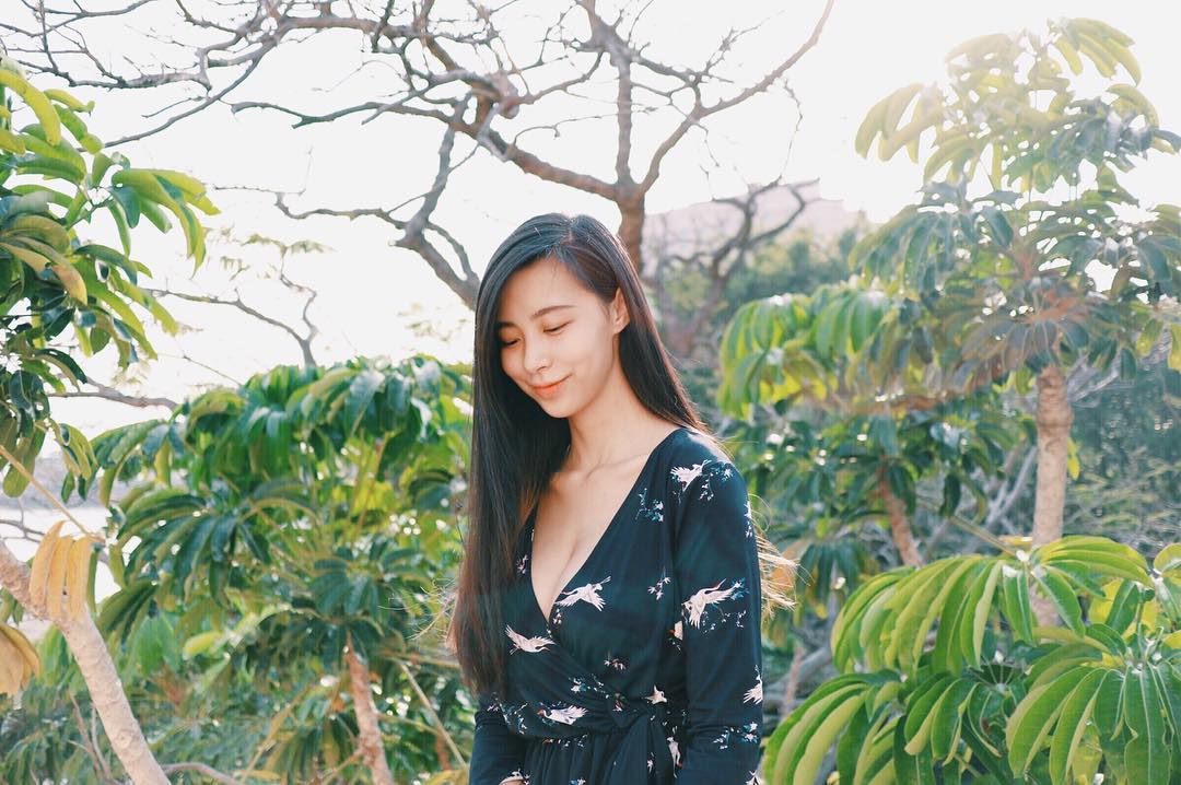  /
Less monday
More summer
Please