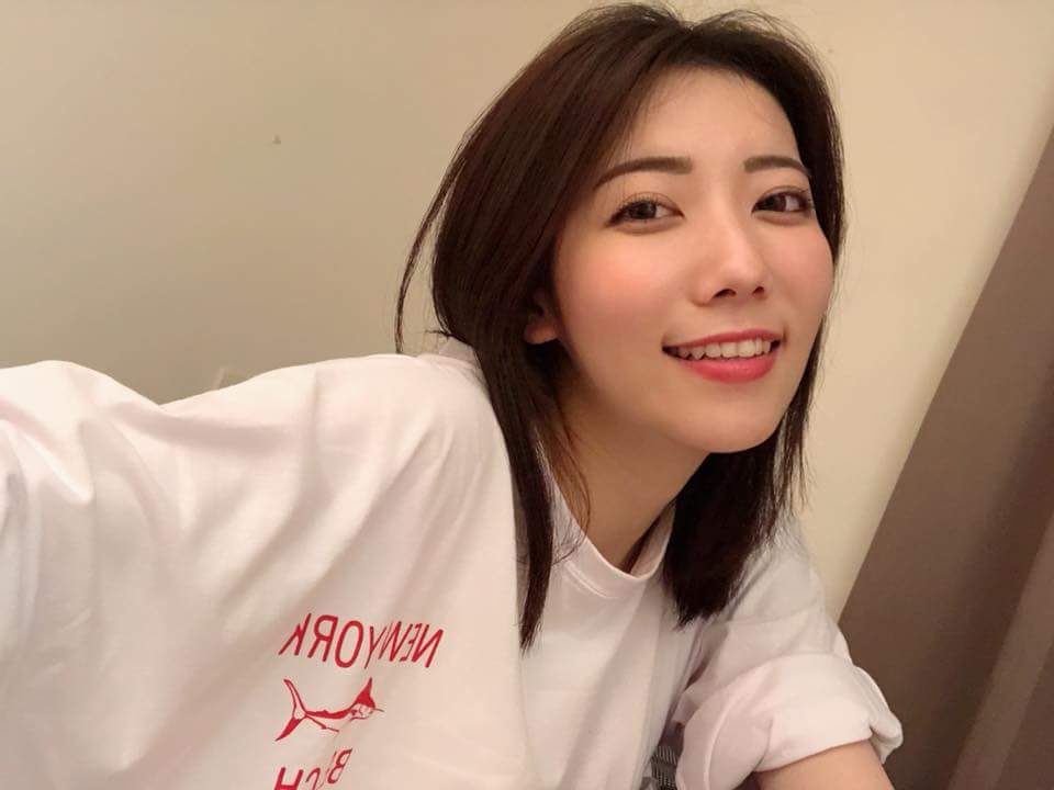  Maiko．麻衣子頂著一顆亂糟糟的頭直播...