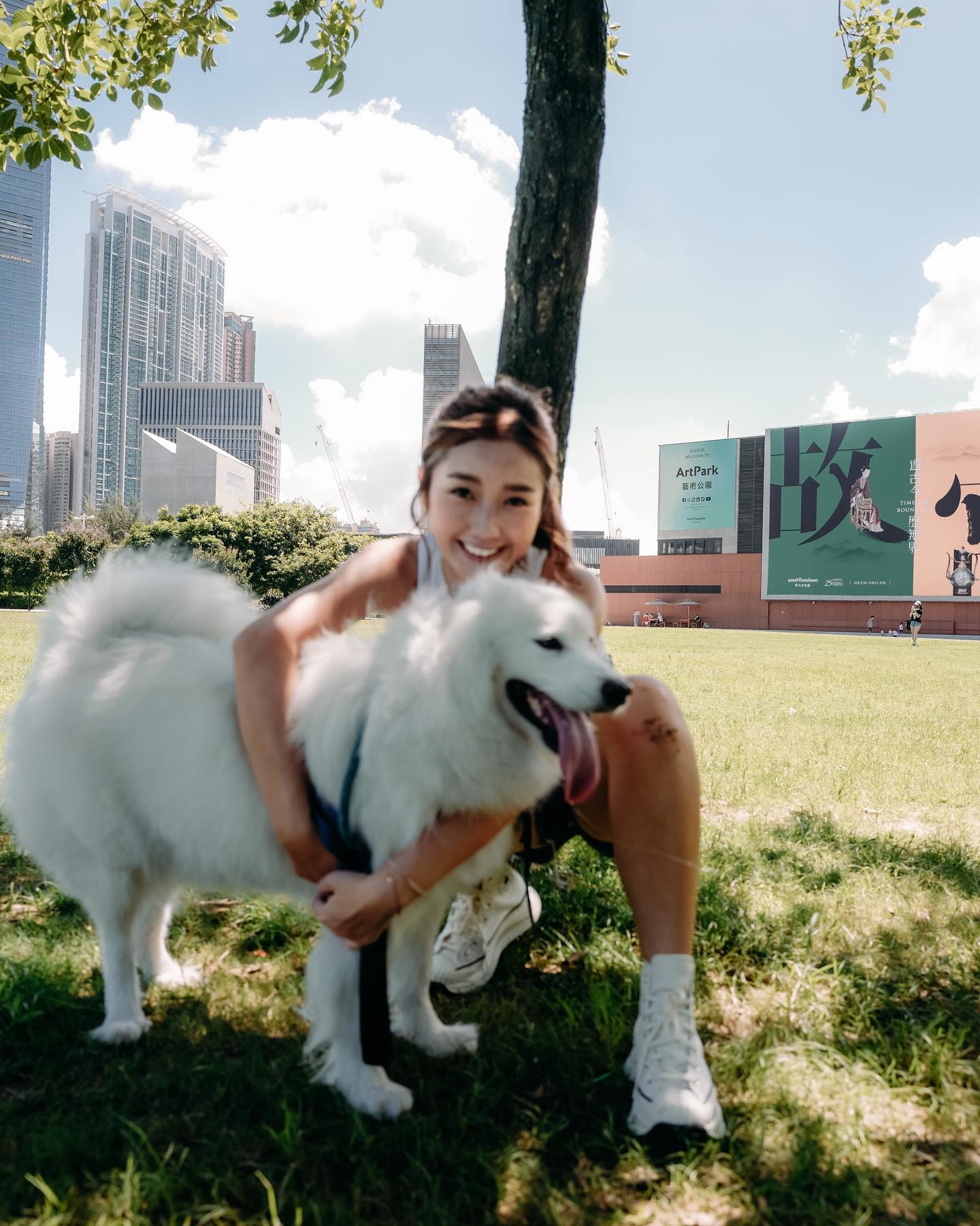  Walking with this big big fluffy 