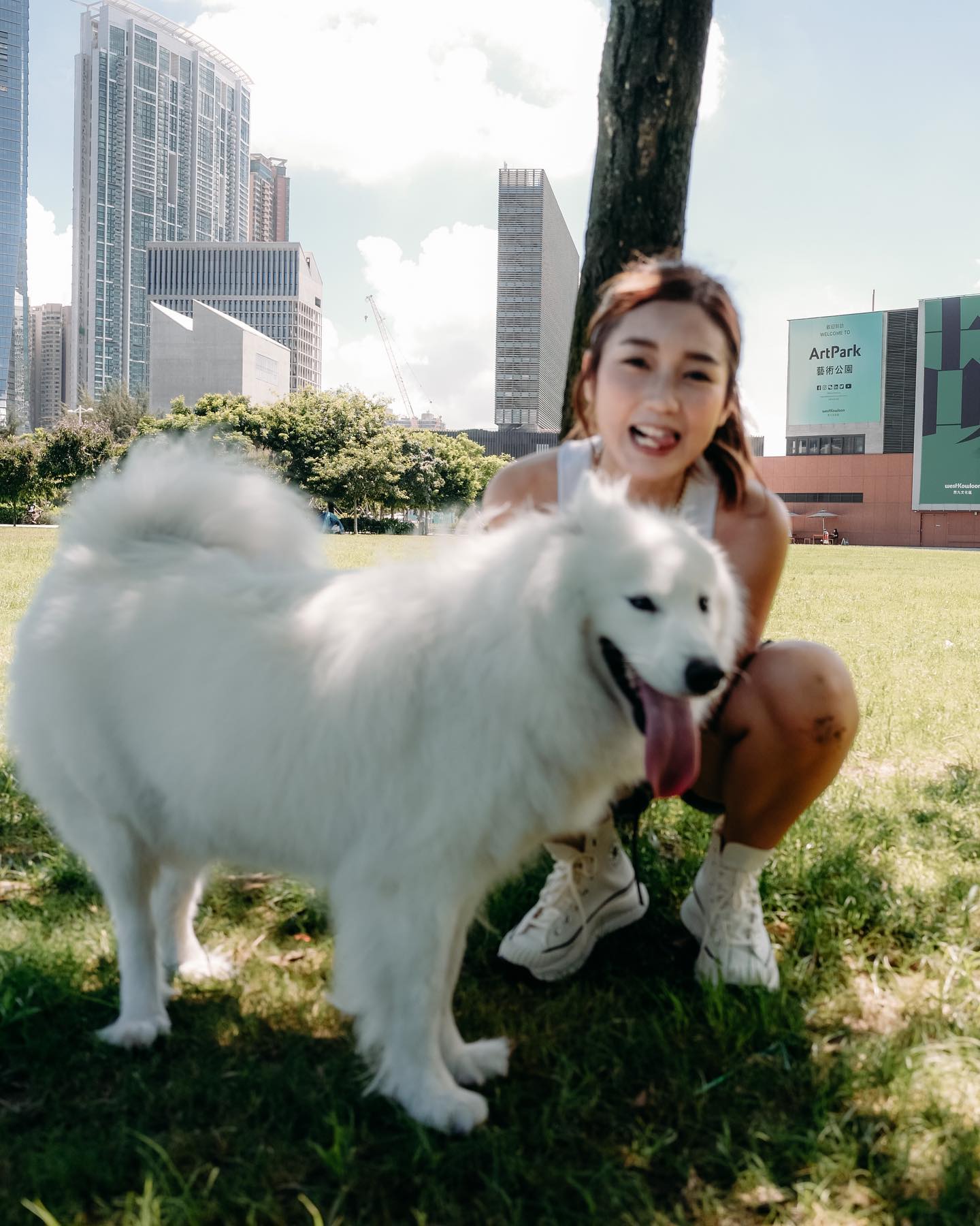  Walking with this big big fluffy 
