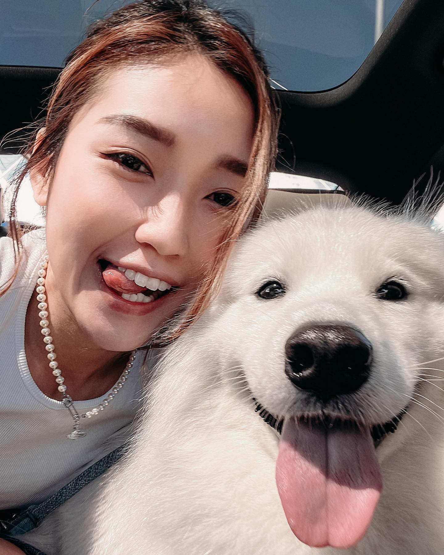  Walking with this big big fluffy 
