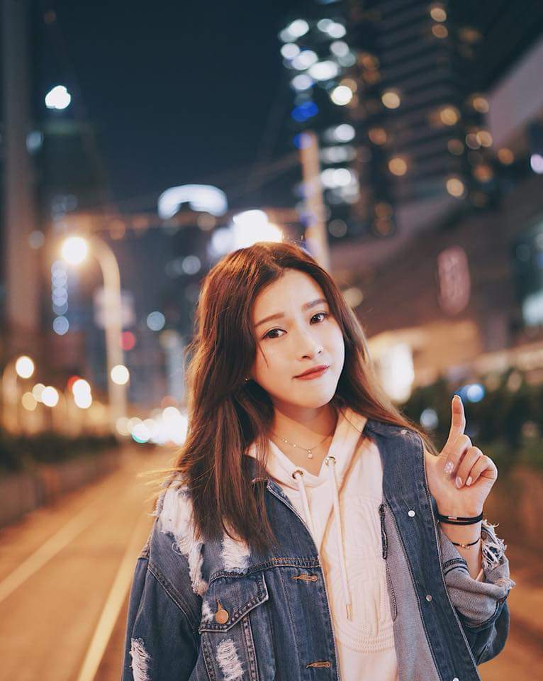  Reneebobo Li 李蔓瑩#TGIF 這幾天失眠到天�...