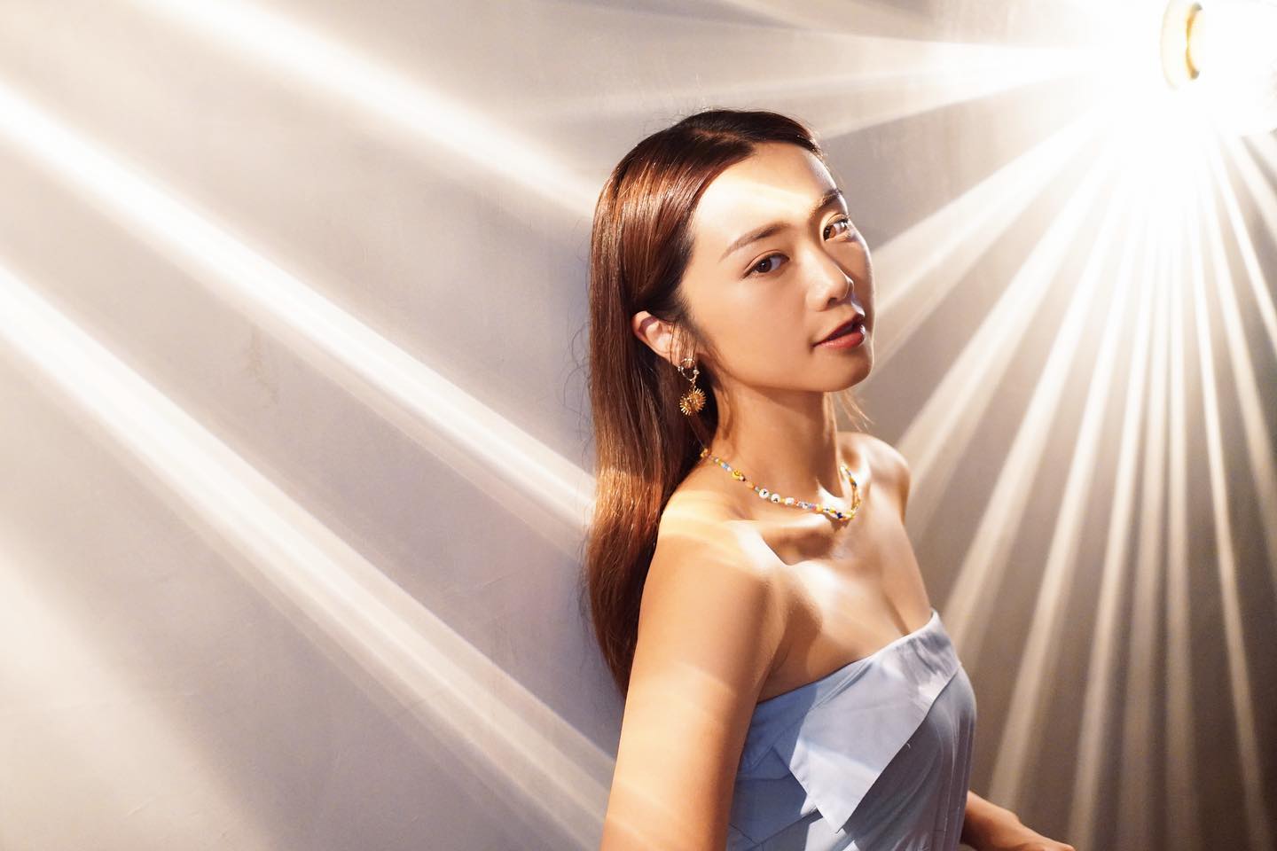  #
一件裇衫變出三個 LOOK 