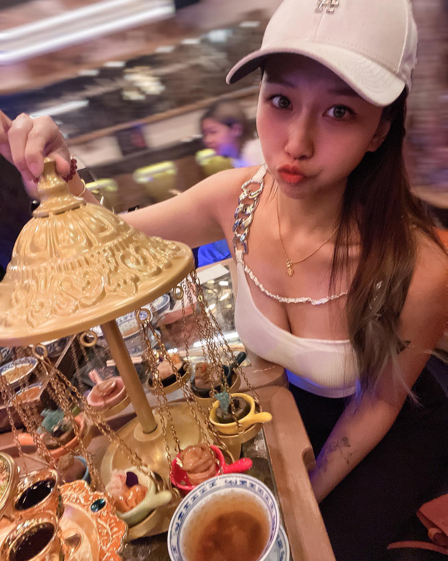  多喝水多吃飯多睡覺多想我 啾咪