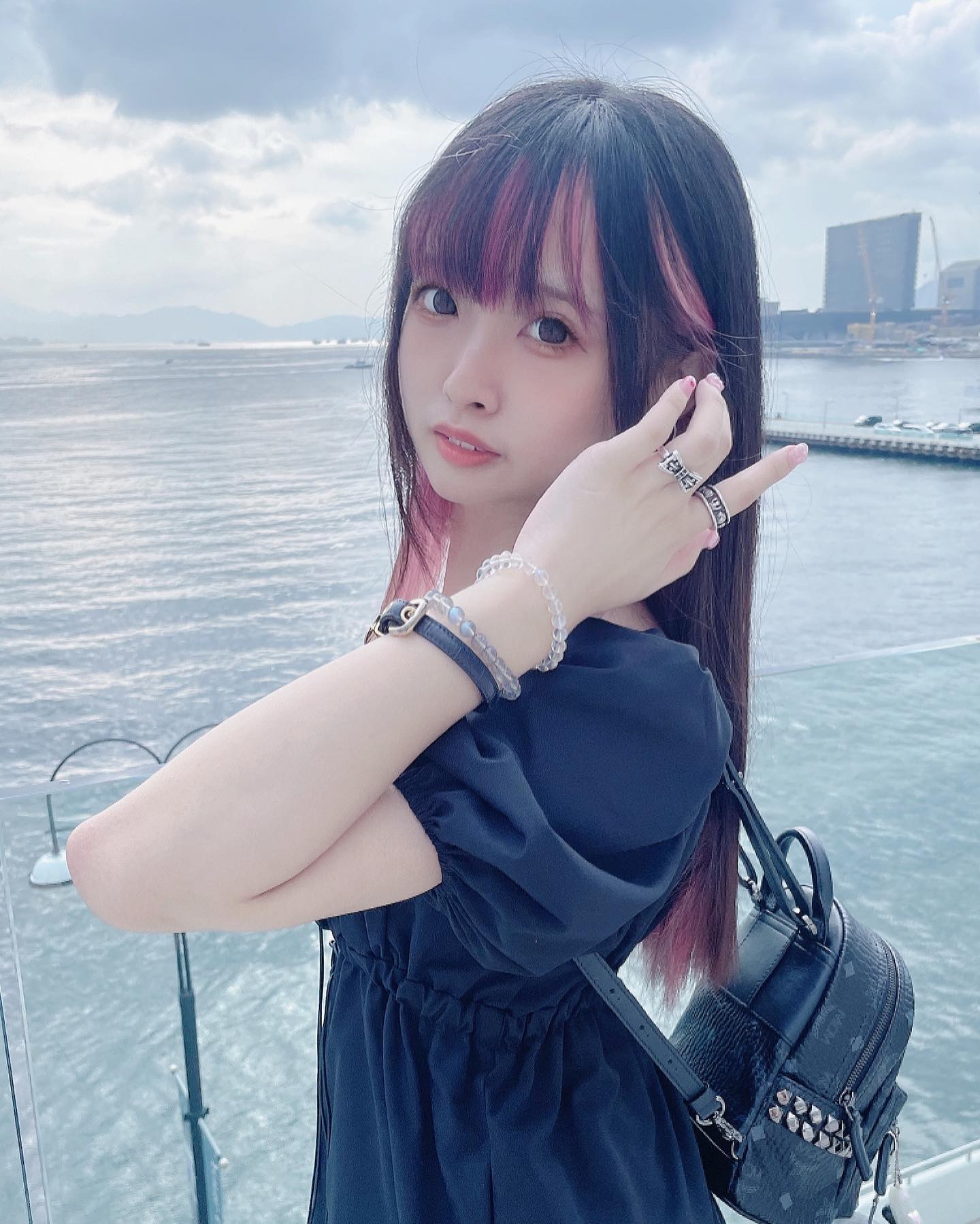  9/9會穿全白