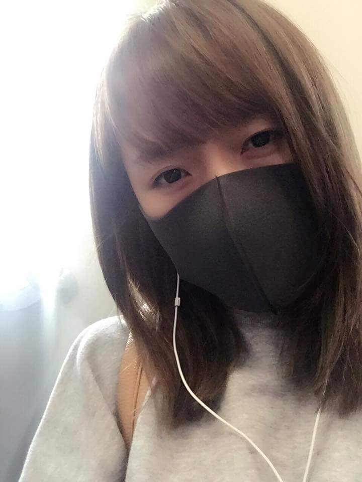  Miss Hunny戴黑色口罩就是哈韓