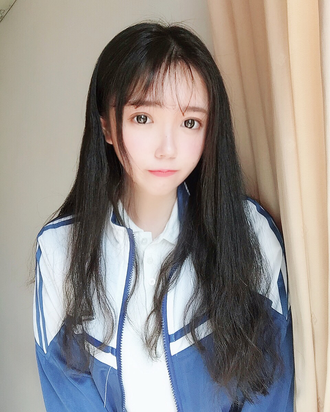 Swipe to have a smile❤️ I don’t really smile...