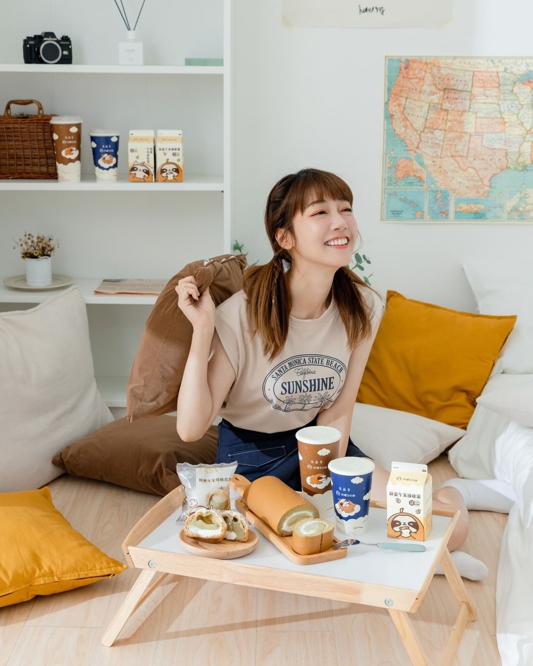  喝奶蓋都要跟朋友比誰的白鬍子厚
哈�...