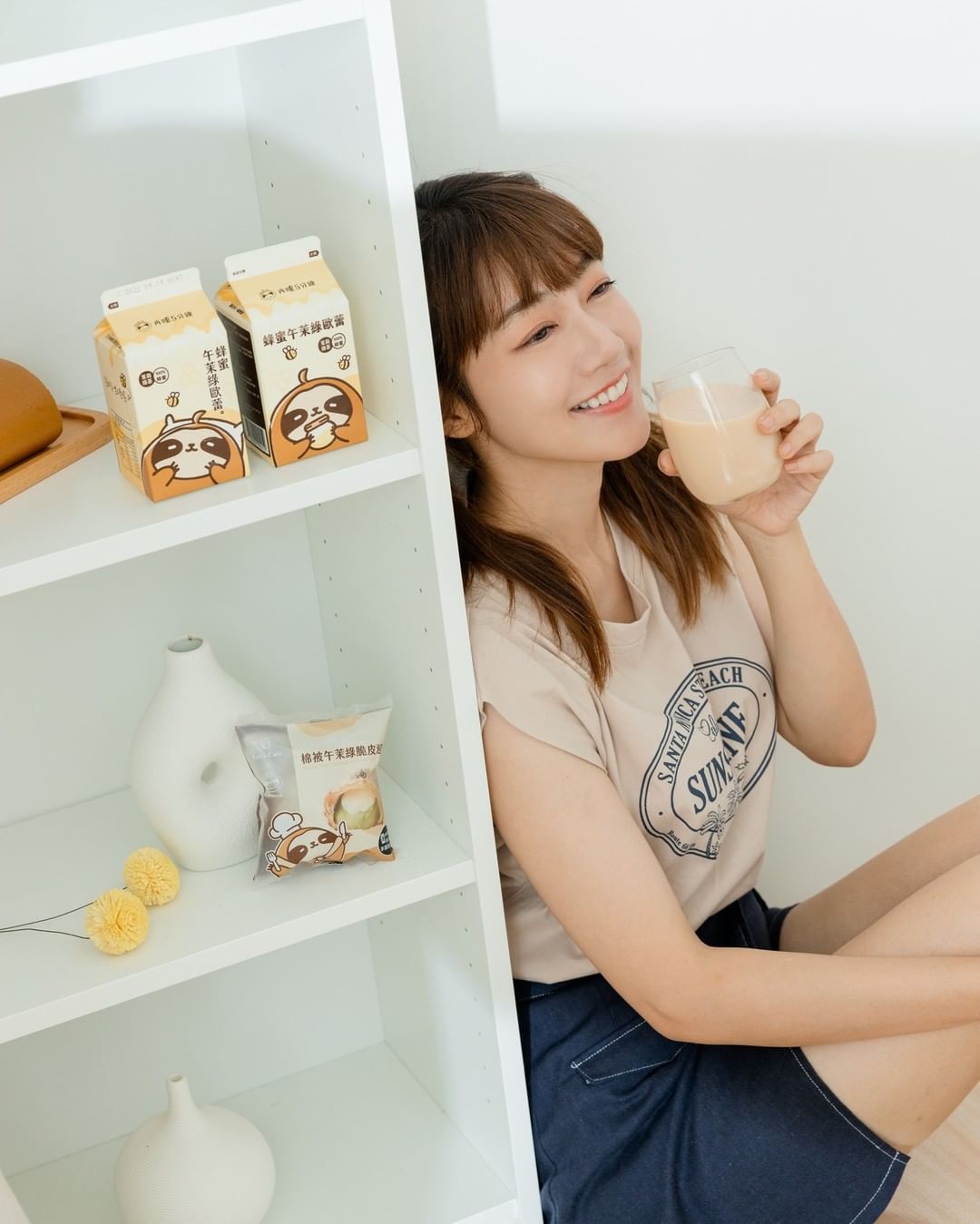  喝奶蓋都要跟朋友比誰的白鬍子厚
哈�...