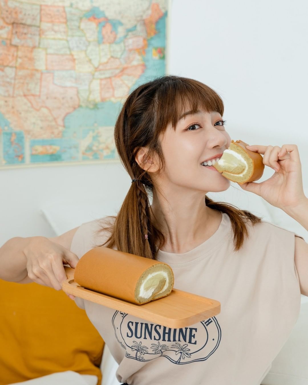  喝奶蓋都要跟朋友比誰的白鬍子厚
哈�...