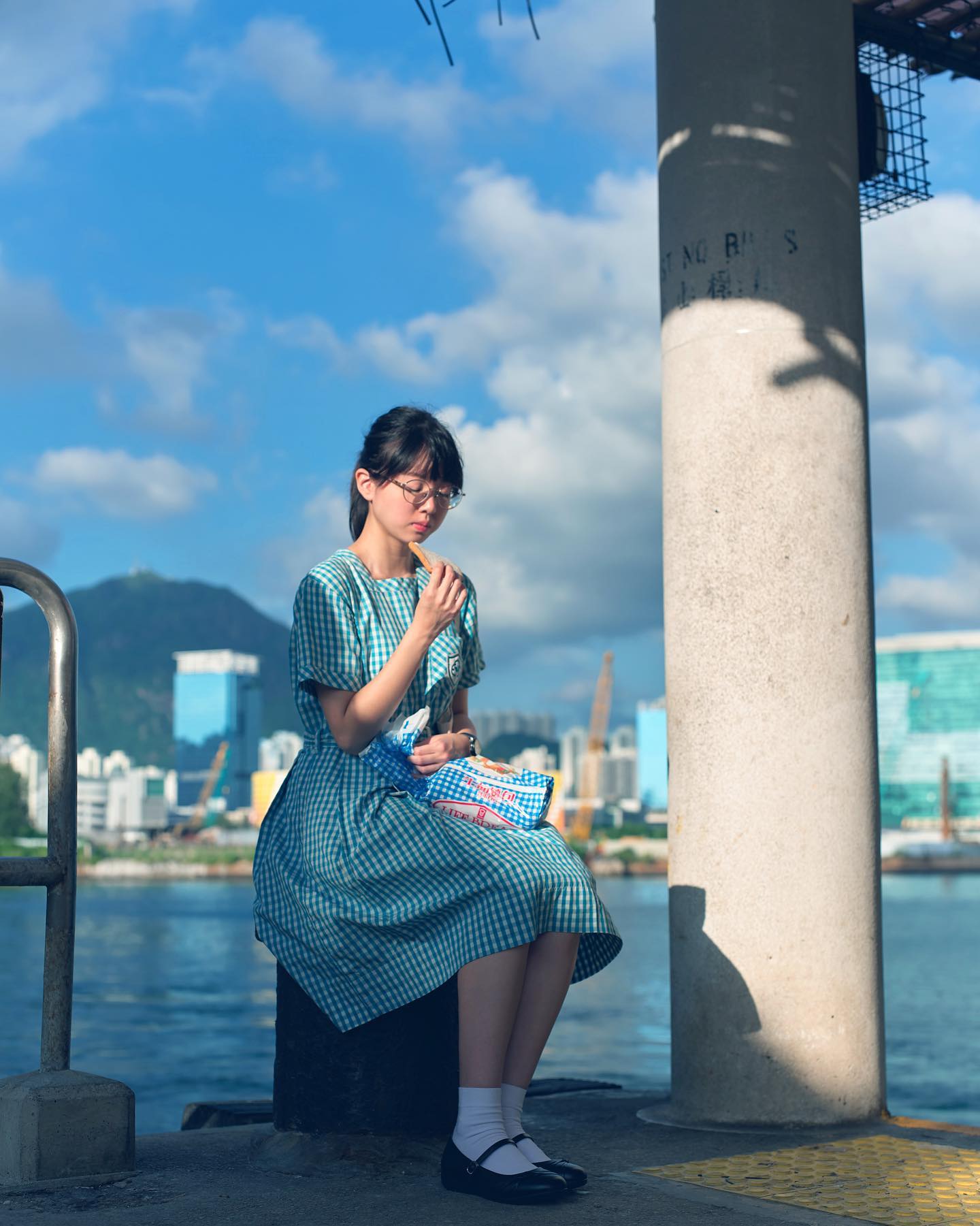  《沉降》
第一次拍攝「女王」校服是2...