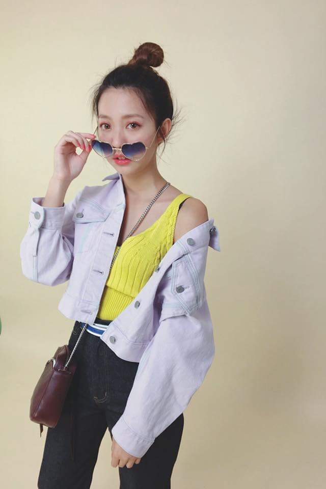  饒詩婕Jie今天拍 #妞新聞 的春夏穿搭�...