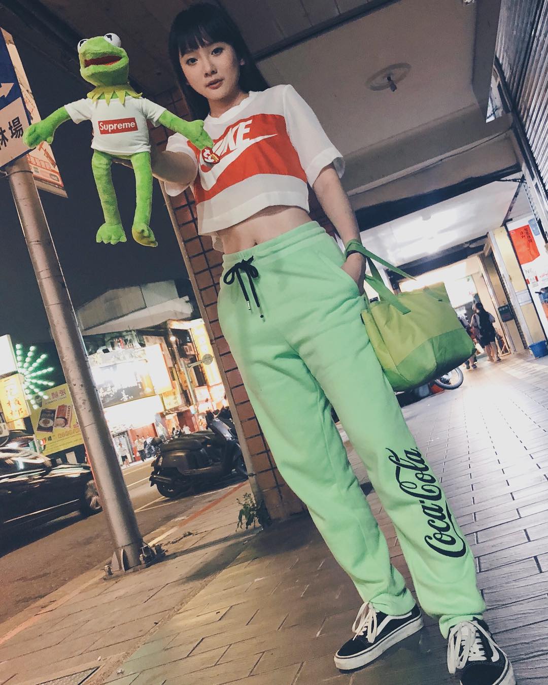  _

今夏最流行當青蛙

#supreme 
_