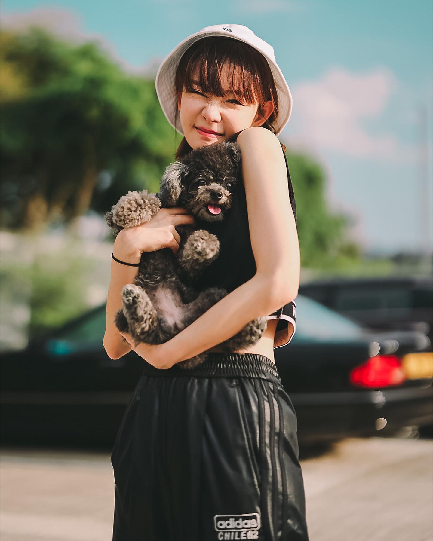  Black in black 