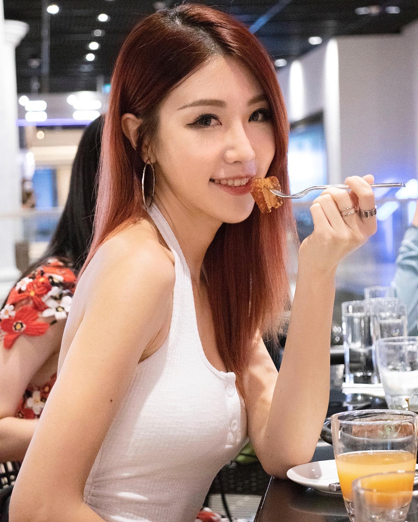  趁著夏天的尾巴，決定跟朋友去酒店st...