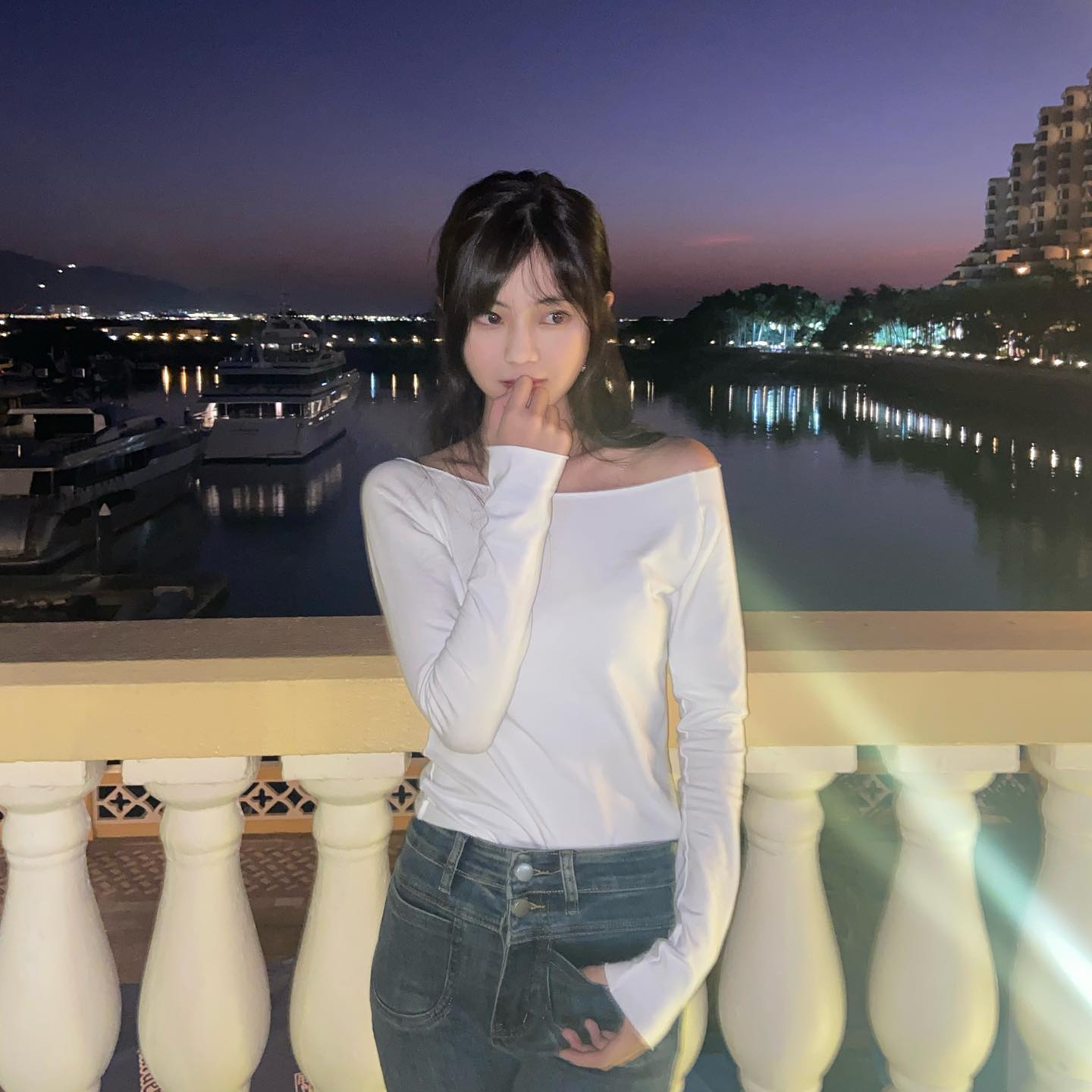  被香姐被逼營業的小miu (´∇｀)