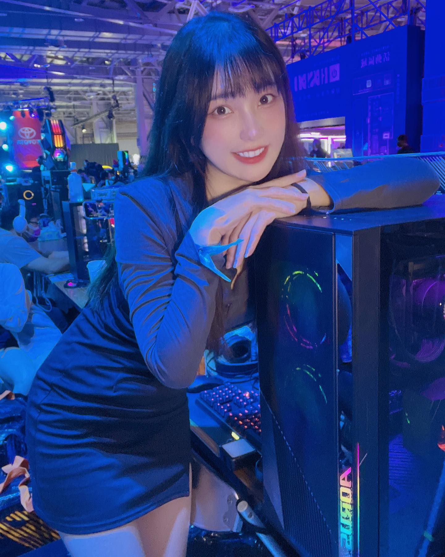  感謝 @aorus_tw 借我效率好的電腦外觀又...