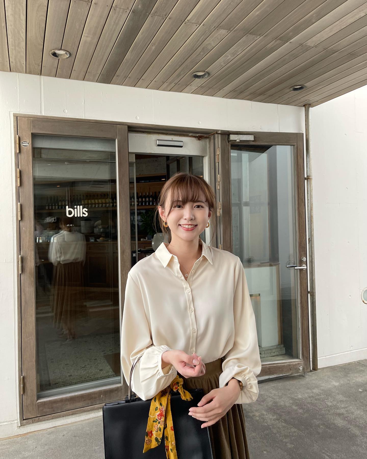  光澤感+泡泡袖
垂感滿分的氣質恤衫 �...