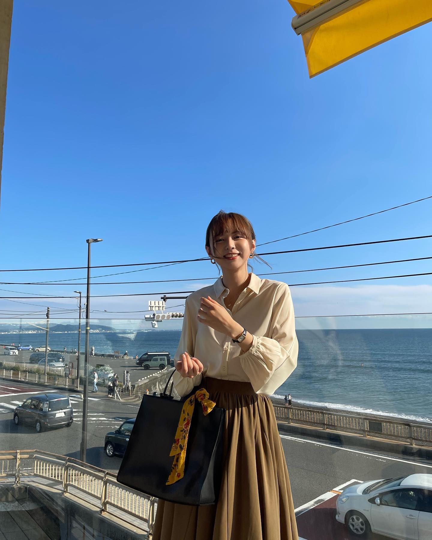  光澤感+泡泡袖
垂感滿分的氣質恤衫 �...