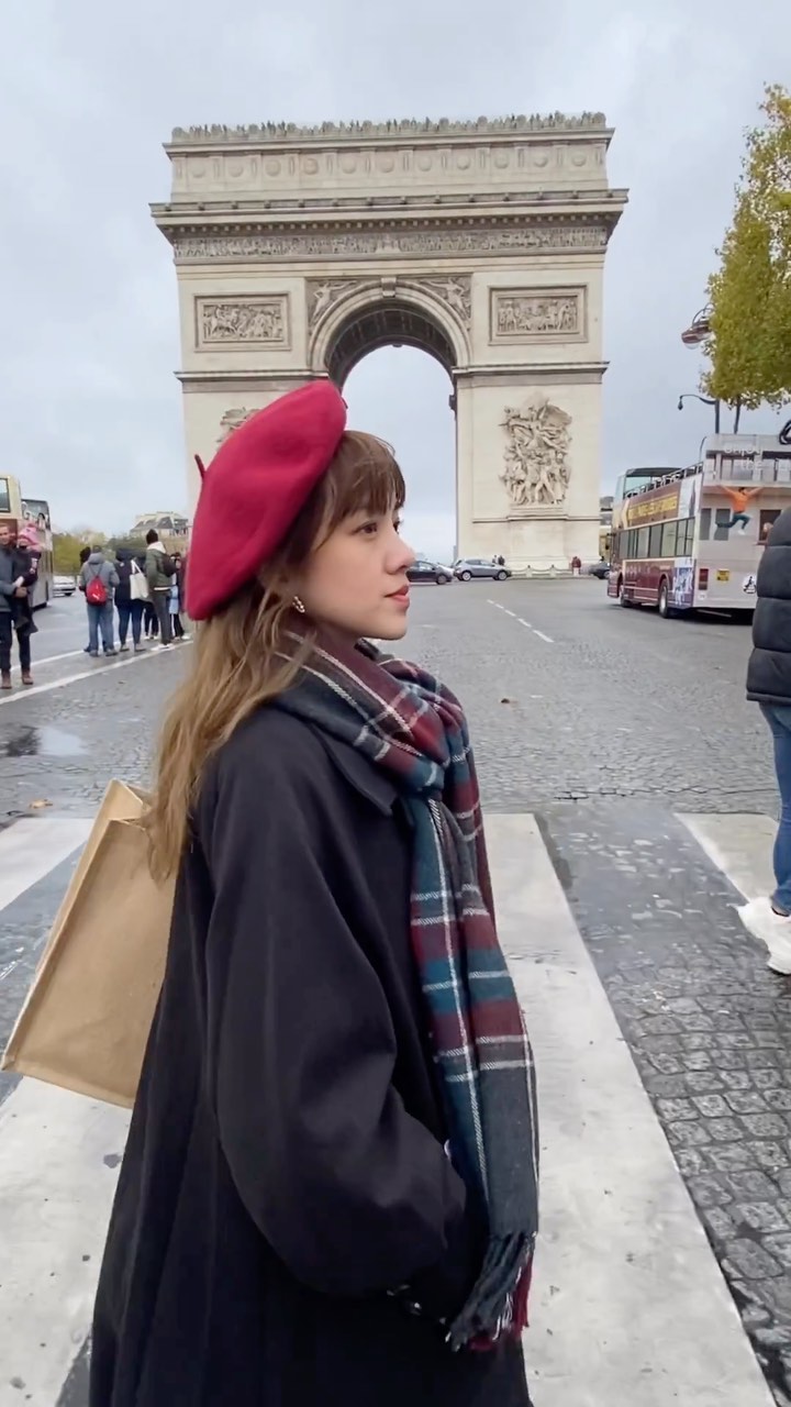  Paris is a bad boy 

