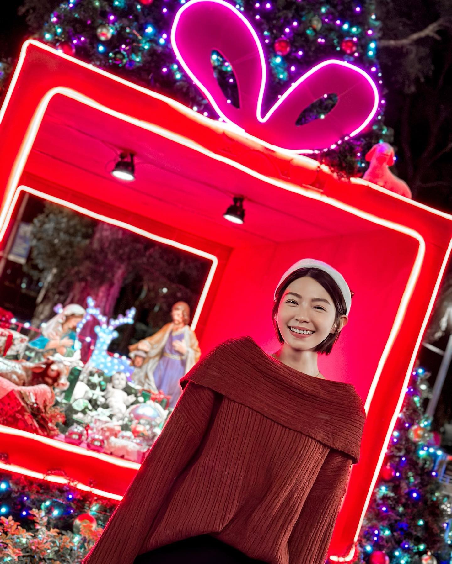  每一年的平安夜我都會陪陳先生去教�...