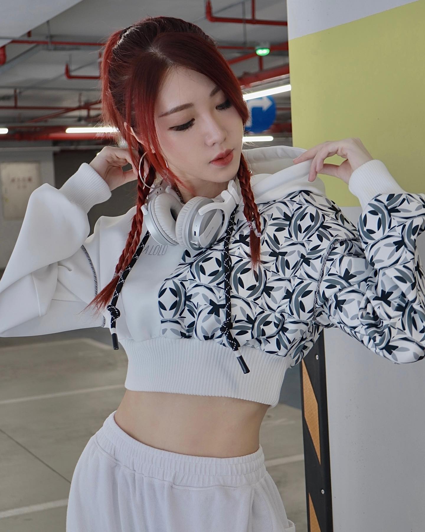  浪漫的人
有自己的烏托邦

#SARALOLO AWFA...